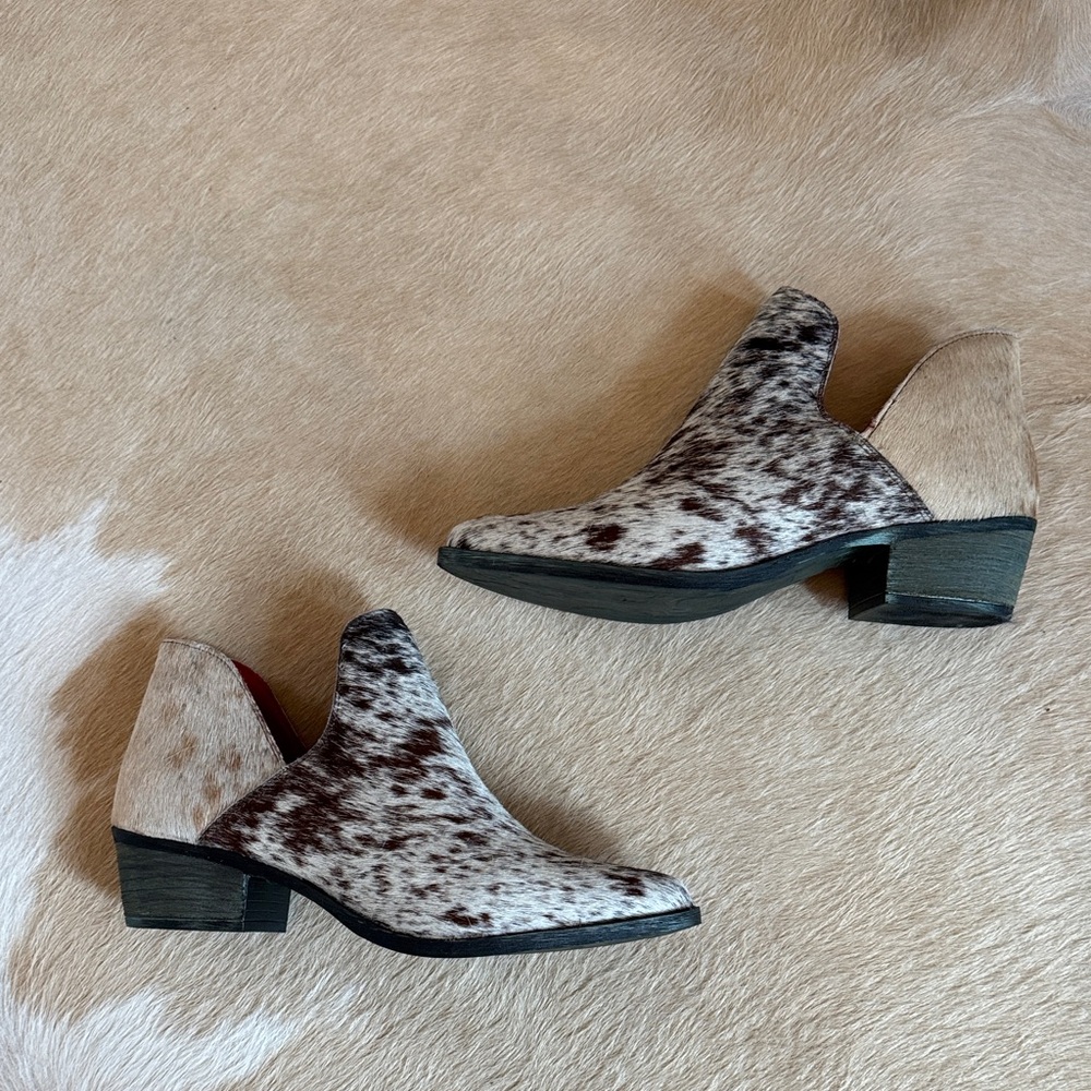 Stylish Cowhide Mules